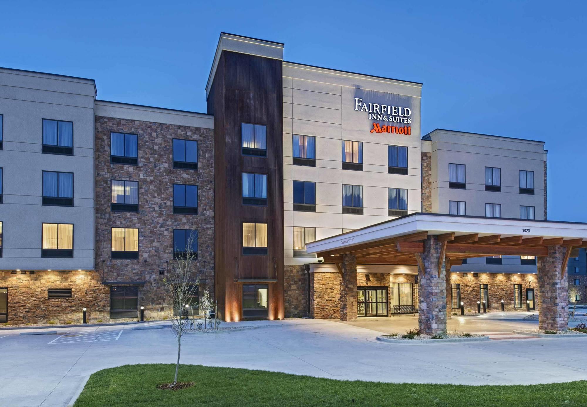 Hotel Fairfield & By Marriott Southwest/downtown Area 3*