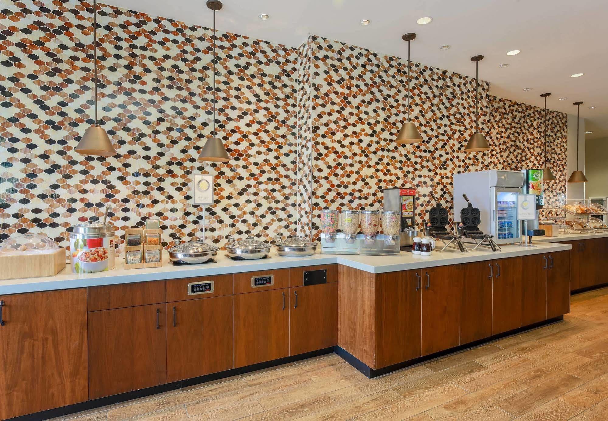 Hotel Fairfield & By Marriott Southwest/downtown Area 3*