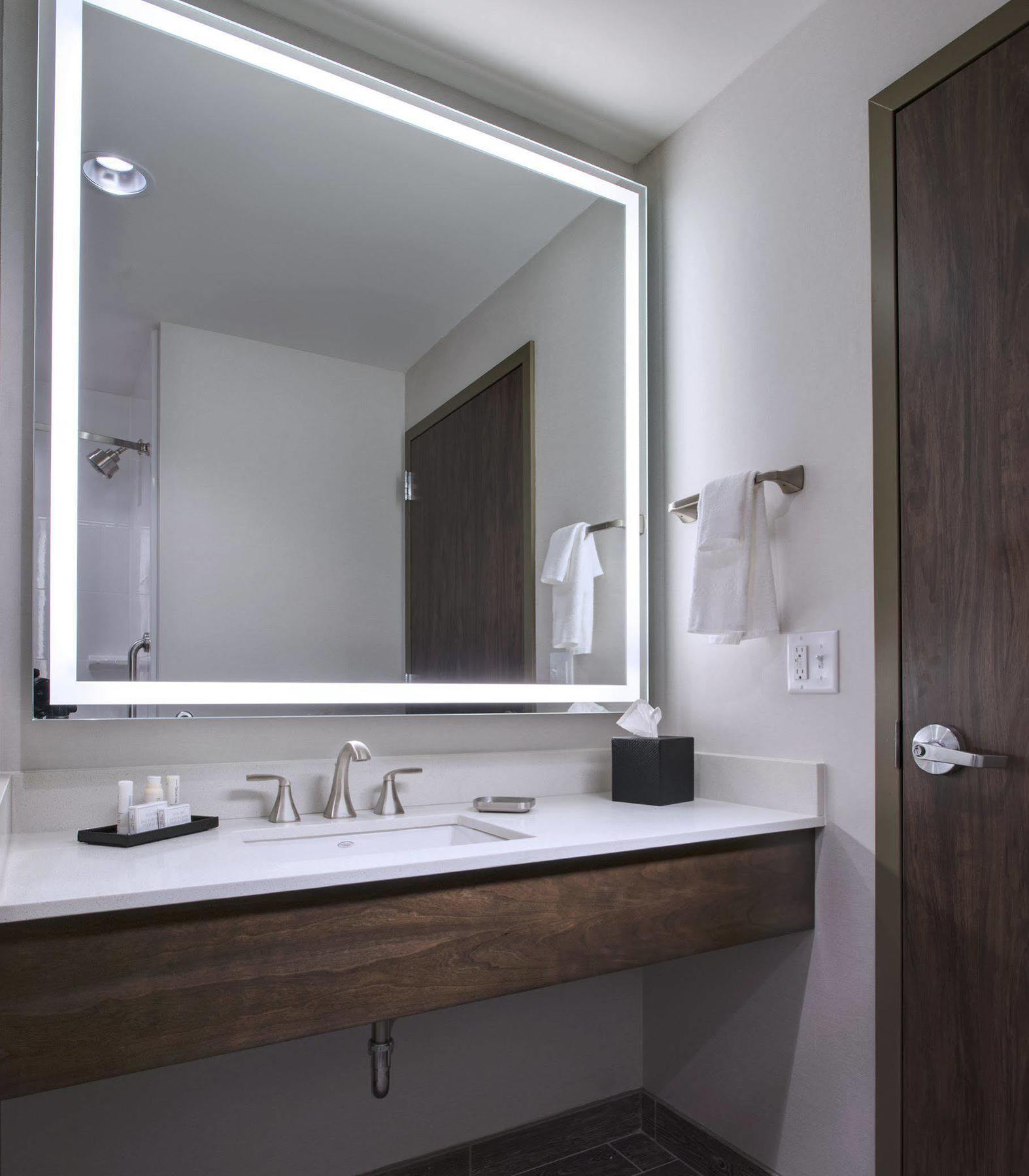 Fairfield & By Marriott Southwest/downtown Area